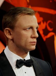 Jamesa Bonda stworzył pisarz z Wielkiej Brytanii, Ian Fleming.