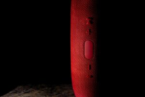 Słuchaj radia internetowego na głośniku Bluetooth.