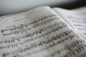 Rockowa ballada brytyjskiego zespołu Queen „Bohemian Rhapsody” jest wybitna pod wieloma względami.